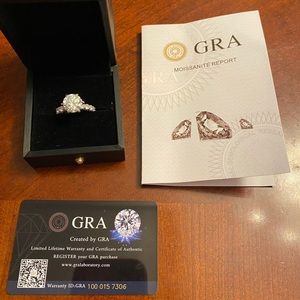Beautiful brand new five karat Moissanite ring, s925 solid Silver